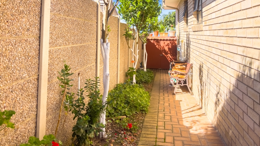 2 Bedroom Property for Sale in Tergniet Western Cape